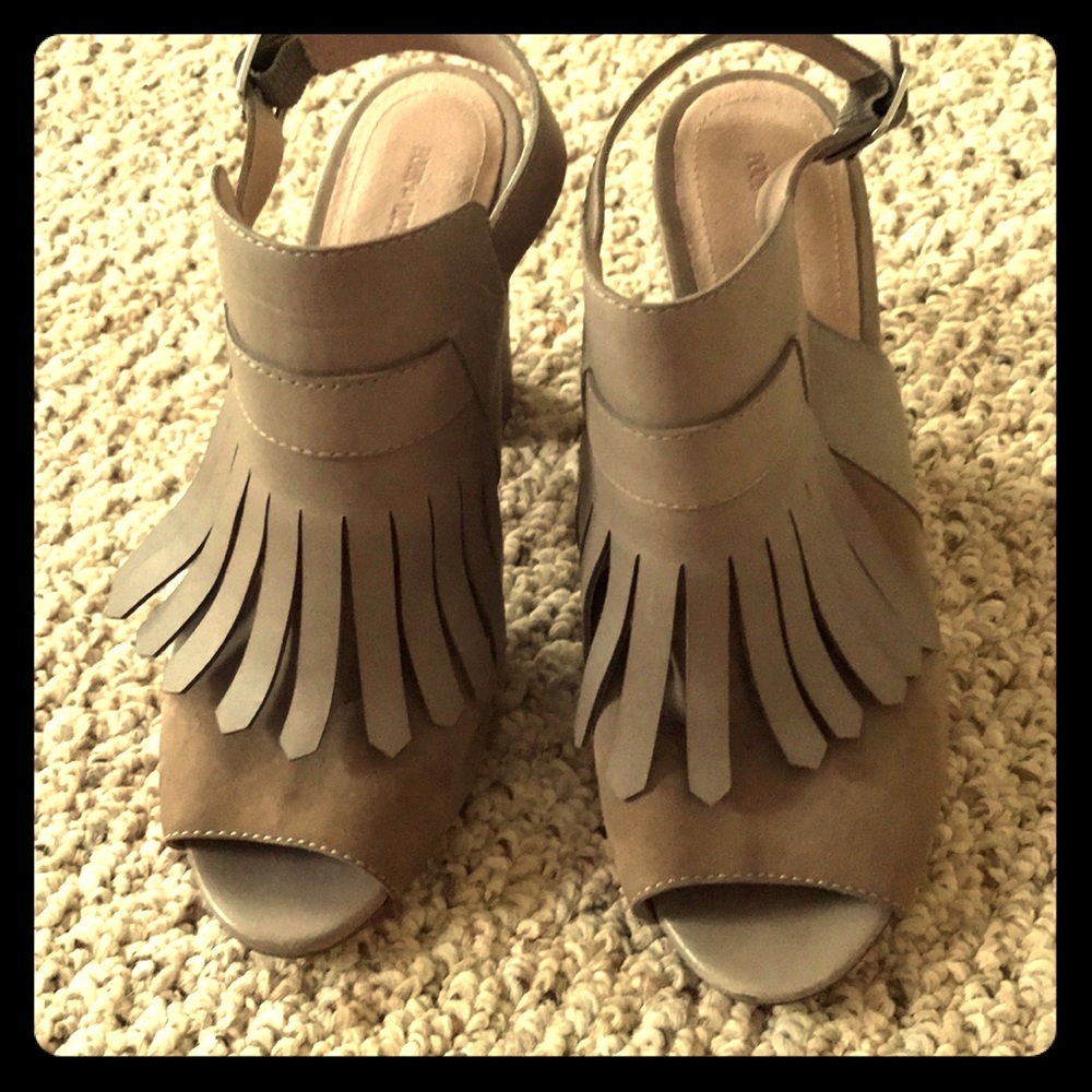 Pour La Victoire Sandals